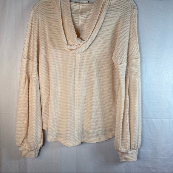 Elegant Cream Button Down Waffle Knit Top Size Medium NWOT - Picture 10 of 14